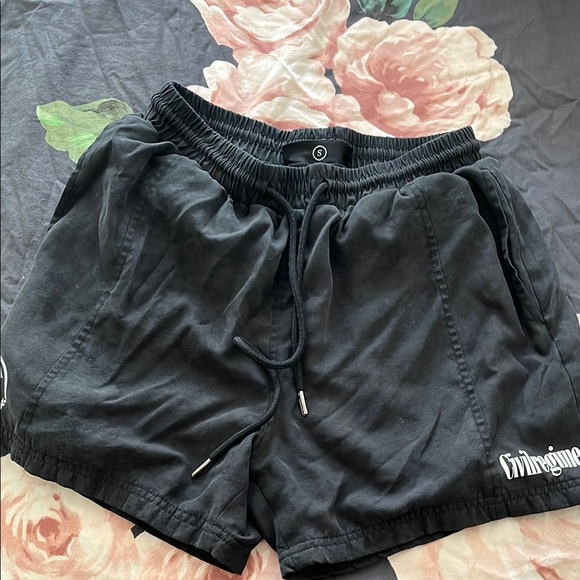 Chillvgnio Black Women's Athletic Shorts